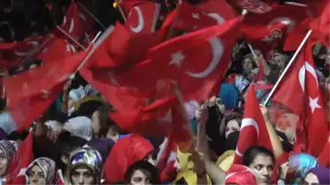 Vatandaşların 'Demokrasi Nöbeti' Sürüyor