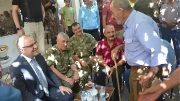 Yaşlı Adamın Devlet Sevgisi Vali ve Paşayı Duygulandırdı
