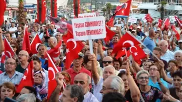 Ayvalık'ta 'Laik, Demokratik ve Tam Bağımsız Türkiye' Mitingi