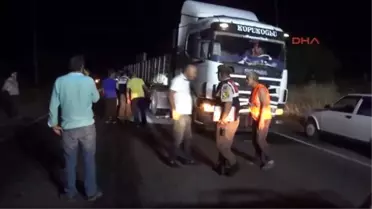 Motosikletle TIR'a Çarptı: 1 Ölü