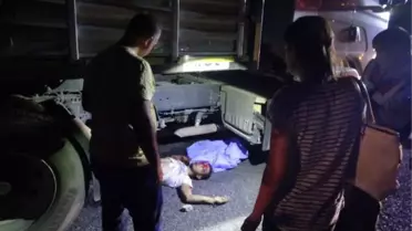 Motosikletle Tır'a Çarptı: 1 Ölü