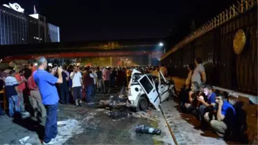 Tanklara, Tüfeklere Meydan Okuyan Kadınlar