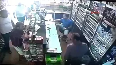 Adana'da Belediye Başkanı ile Marketçi Kavgası Kameraya Yansıdı