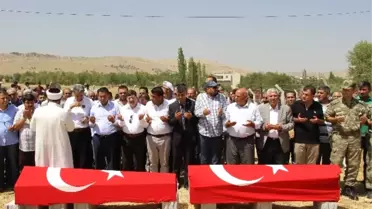 Hain Saldırıda Hayatını Kaybedenler Defnedildi