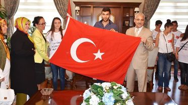 Vali Güvençer, Bağımlılıkla Mücadele Derneği'ni Ağırladı