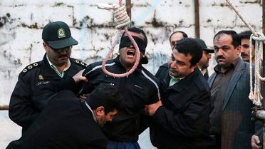 İran'da Cinayet ve Uyuşturucu Suçundan Yargılanan 4 Kişi İdam Edildi