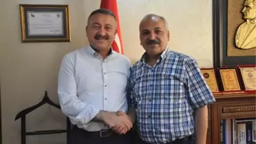 Milletvekili Özkan'dan Esnaf Temsilcisi Dinçer'e Demokrasi Nöbeti Teşekkürü