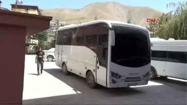 Hakkari'de Gözaltına Alınan 9 Kişi Adliyeye Çıkarıldı