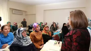 Azimli Kadınlar Okuma-yazma Öğreniyor