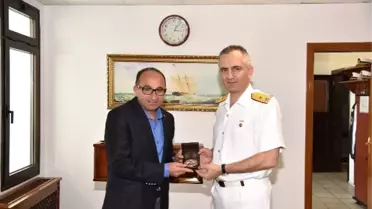 Başkan Üzülmez, Kartepe'ye Atanan Komutanları Ziyaret Etti