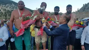 Kızıldağ Karakucak Güreşleri'nde Başpehlivan Sait Bingöl Oldu