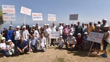 Van Gölü Sahilinde Temizlik Kampanyası