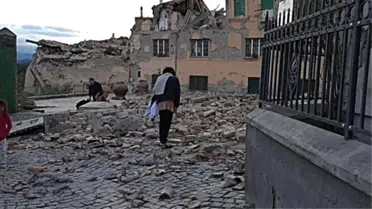 İtalya'da Deprem Bölgesinde Ohal İlan Edildi