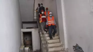 Yaşlı Adamın Evinden 3 Kamyon Çöp Çıktı