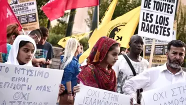Fransa'daki Haşema Yasağı Atina'da da Protesto Edildi