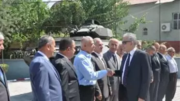Hakkari Valisi Toprak, Çukurca'da Esnafı Ziyaret Etti