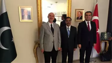 Deik Başkanı Vardan Pakistan'da