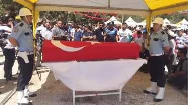 Şehit Özel Harekat Polisini On Binler Uğurladı