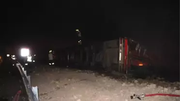 Mut'ta Devrilen Tır Alev Alev Yandı: 2 Ölü