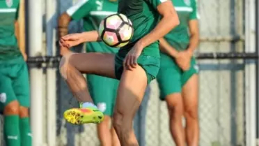 Bursaspor'da Fenerbahçe Maçı Öncesi Sivok Sevinci