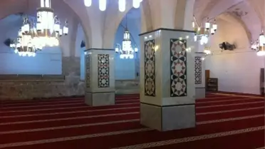 Filistin El-Halil Kadınlar Mescidi Halıları Tika Tarafından Yenilendi
