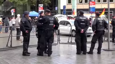 Köln'de Aşırı Sağcıların Eylemi İlgi Görmedi