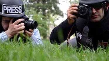 Savaş Muhabirlerinin Eğitimi Gerçeği Aratmıyor