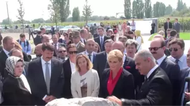 Başbakan Yardımcısı Kaynak Macaristan'da
