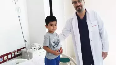 Mehmet Efe'nin Yuttuğu Pil Yemek Borusunu Yaktı