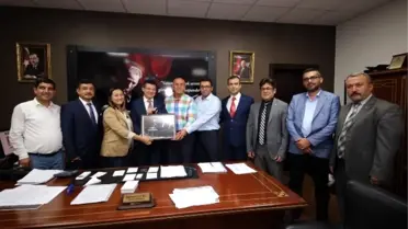 Başkan Subaşıoğlu'ndan MHP Heyetine Tebessüm Hediyesi