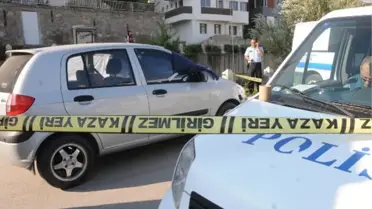 Otomobilde Kolunda Serumla Ölü Bulundu