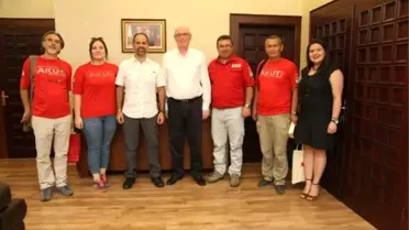 Nasuh Mahruki Başkan Kurt'u Ziyaret Etti