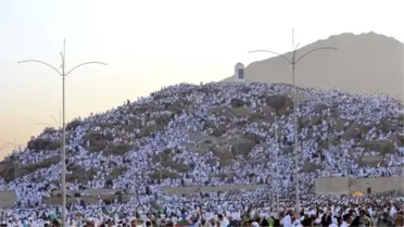 Milyonlarca Müslüman, Arafat Vakfesi'nde