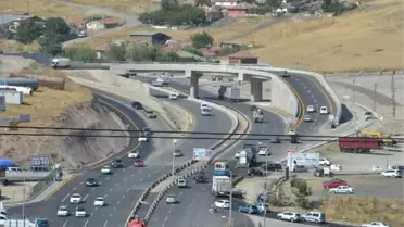 Hurdacılar Kavşağı 'U' Dönüşü Köprüsü Trafiğe Açıldı