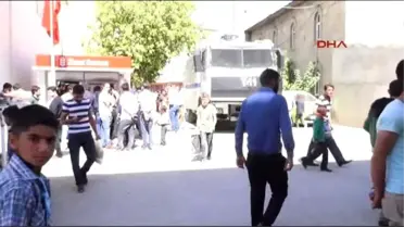 Ağrı Kayyum Atandığı Belediyeyi Türk Bayrakları ile Donattı