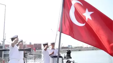 Deniz Kuvvetleri'nin En Hızlı Hücumbotu Tcg Bora'da Bayramlaşma