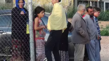 Yangında Uyuyan Aileyi Güvenlik Görevlisi Uyandırdı