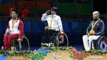 Abdullah Öztürk, Paralimpik Oyunları'nda Altın Madalya Kazandı