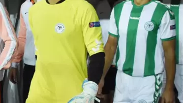 Atiker Konyaspor'un Kalecisi Serkan Kırıntılı UEFA'da Haftanın Oyuncusu