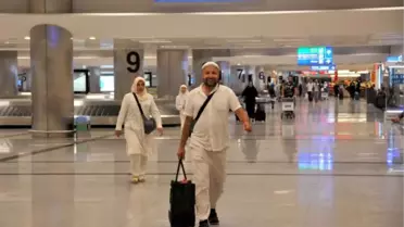 İlk Hacı Kafilesi Yurda Döndü