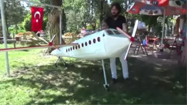 Atık Malzemelerle Çevreyi Güzelleştiriyor