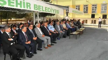 Akşehir Belediyesi'nden 3 Bin Çanta ve Kırtasiye Seti