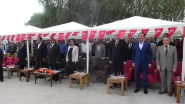 Rüzgar ve Yağmur Altında Pancar Alım Töreni Güçlükle Tamamlandı