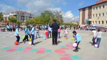 Karahisar Gençlik Merkezi Gönüllü Gençleri Minikler ile Bir Araya Geldi