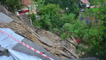 Zonguldak'ta Meydana Gelen Heyelanda Bir Ev Toprak Altında Kaldı
