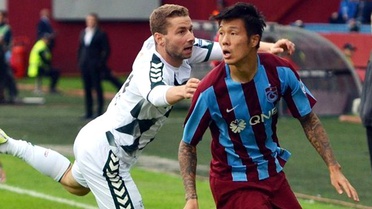 Trabzonspor, Atiker Konyaspor'u 1-0 Mağlup Etti