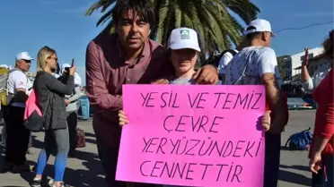 Doğaseverlerden Foça'da Temizlik Çalışması