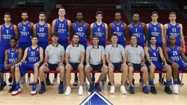 Anadolu Efes Objektif Karşısında