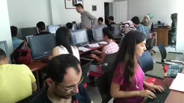 Gençler 'F Klavye' Kurslarına Büyük İlgi Gösteriyor