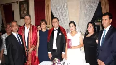 Yılmaz ve Kurt Çiftinin Dillere Destan Düğünü
